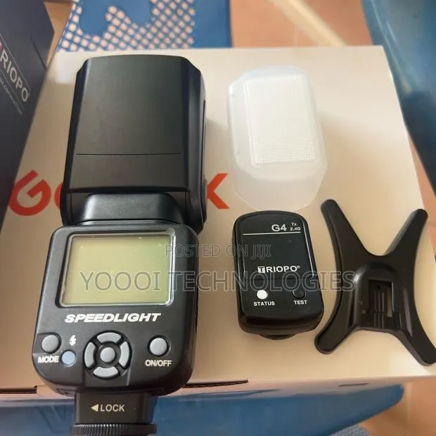 Triopo Tr950ii Flash/ Speedlight With Trigger · Photo 1