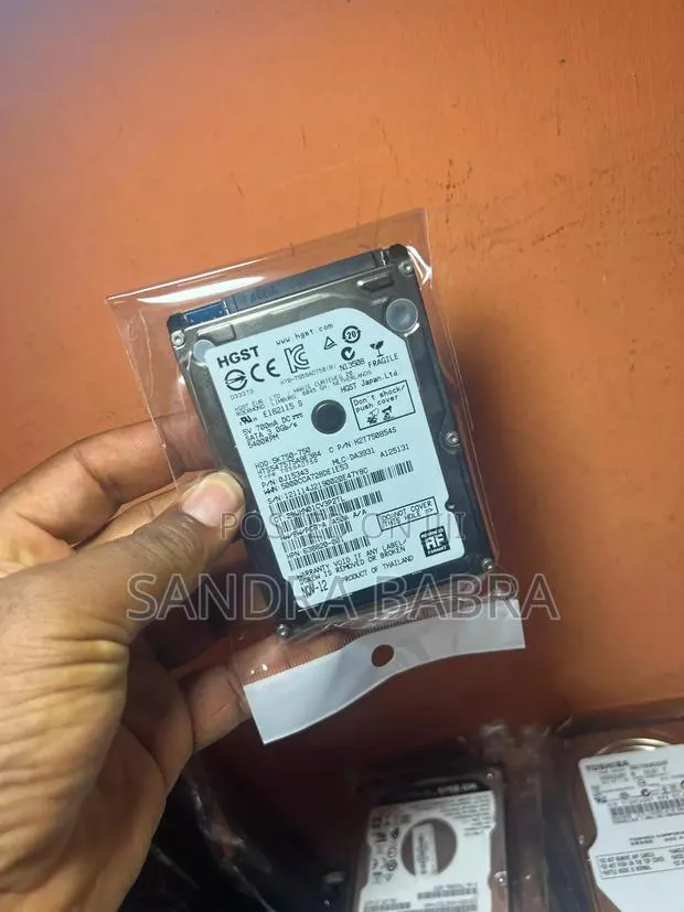 750 Internal HST Drive for Laptops and Servers · Photo 1
