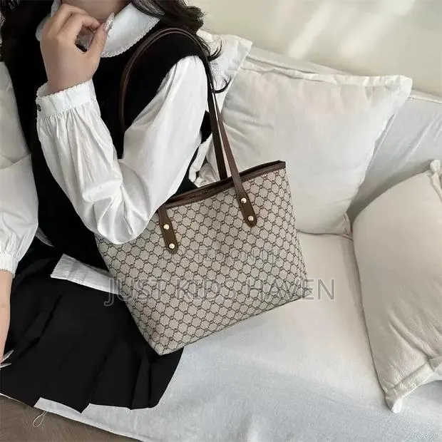 Ladies Tote Bags · Photo 1