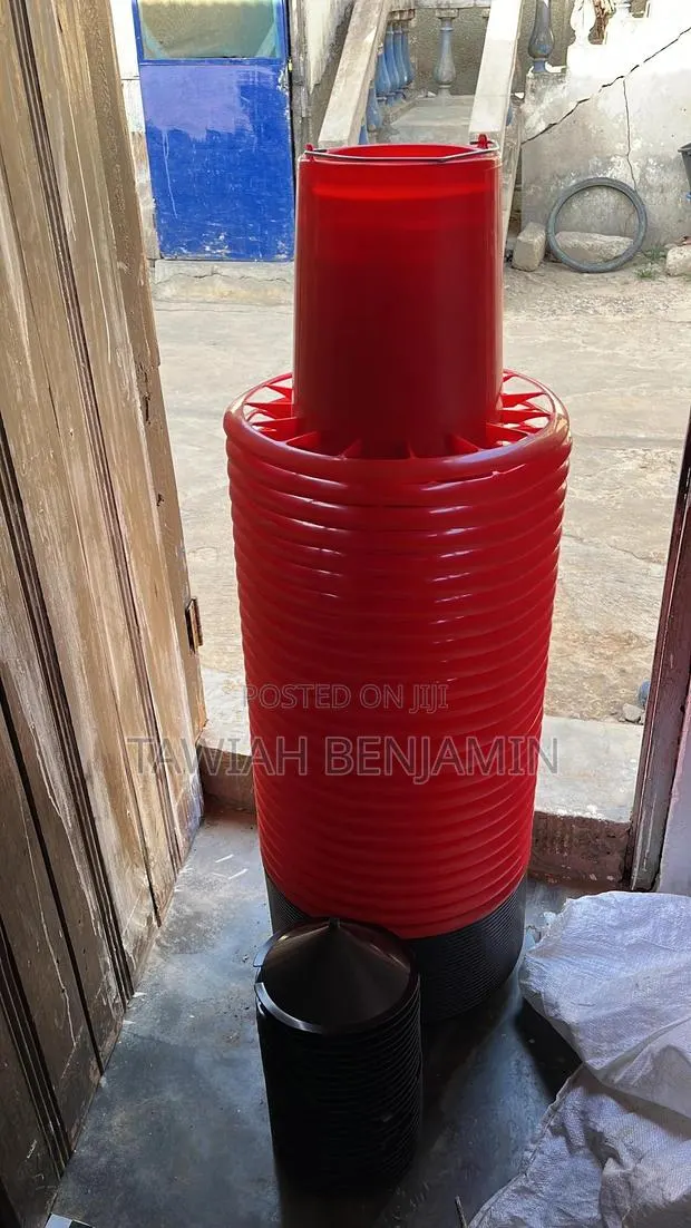 Chicken Feeder(12kg Feeder) · Photo 1