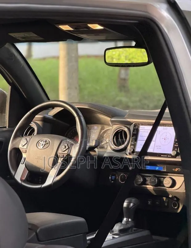 Toyota Tacoma 2023 · Photo 1
