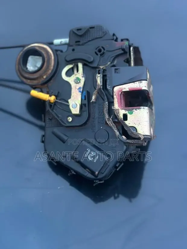 Toyota Door Lock · Photo 1