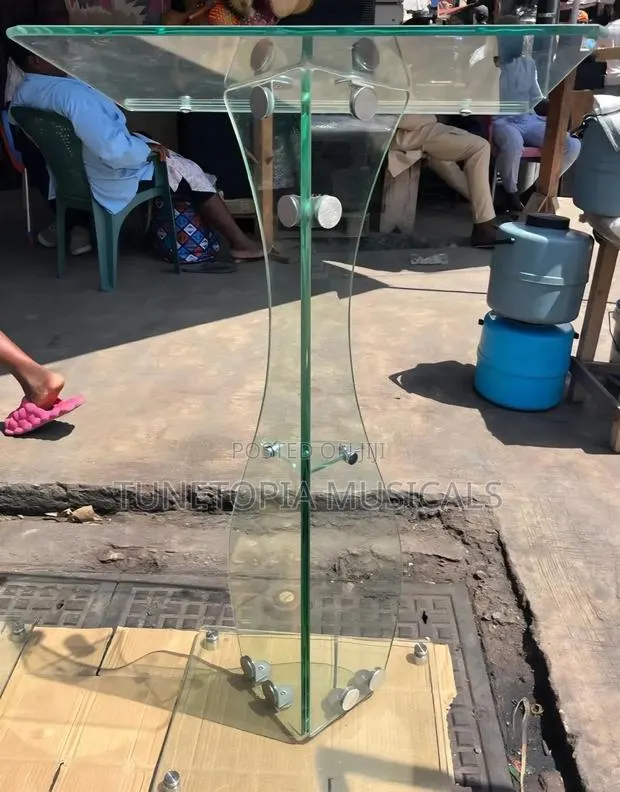 Tempered Glass Pulpit. · Photo 1