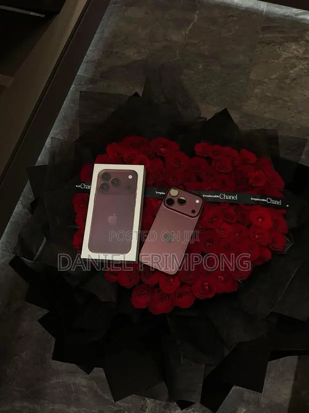New Apple iPhone 18 Pro Max 512 GB Red · Photo 4