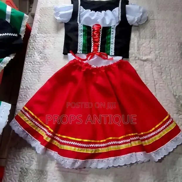 Mexican Tarantella · Photo 2