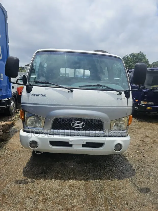Hyundai Mighty Double Decker · Photo 1