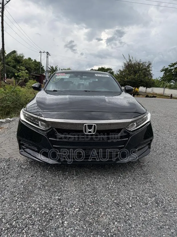 Honda Accord Sport (2.0L 4cyl Turbo 6M) 2019 Black · Photo 1