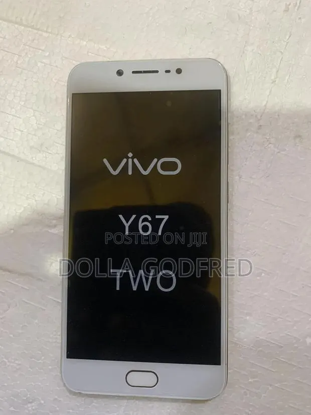 New Vivo Y67 32 GB Silver · Photo 1
