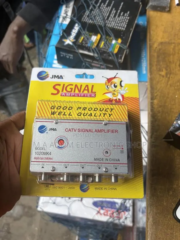4 Way Antenna Signal Amplifier · Photo 1