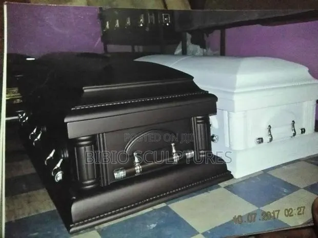 Royal Elegance Classic Casket · Photo 1