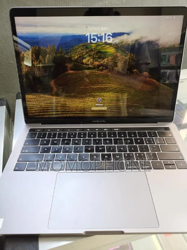 Laptop Apple MacBook Pro 2018 8GB Intel Core i5 SSD 256GB · Photo 1