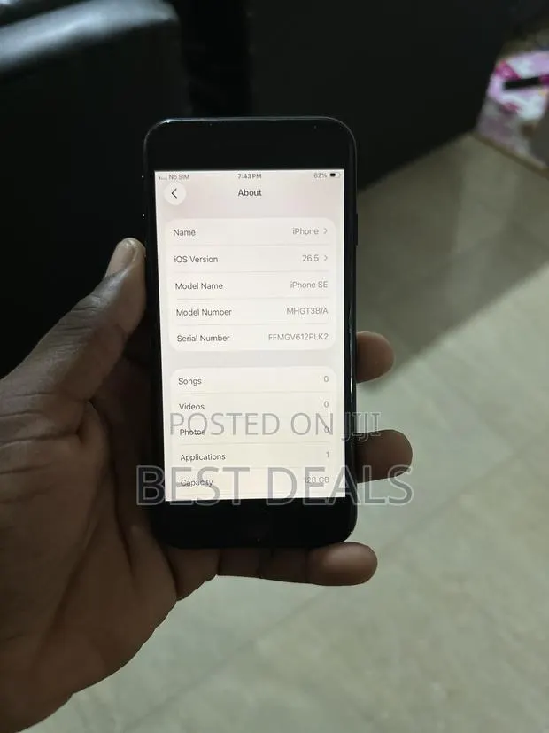 Apple iPhone SE (2020) 128 GB Black · Photo 1