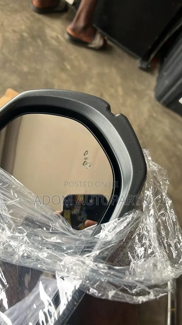 Honda CRV Side Mirror 2017 2018 2019 2020 2021 · Photo 1