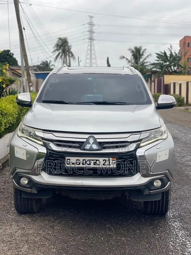 Mitsubishi Montero 2019 Silver · Photo 1