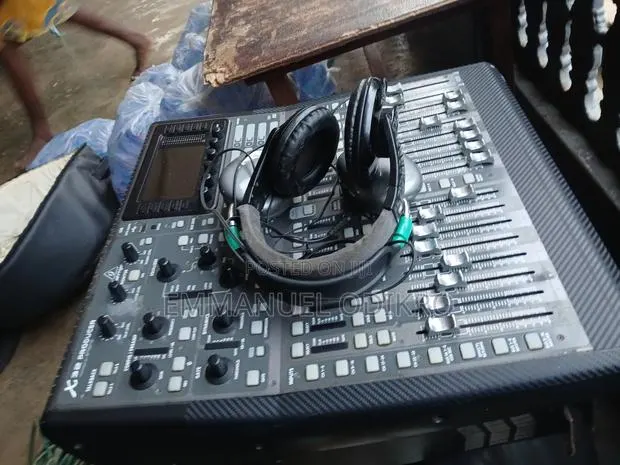 X32 Producer Behringer · Photo 1