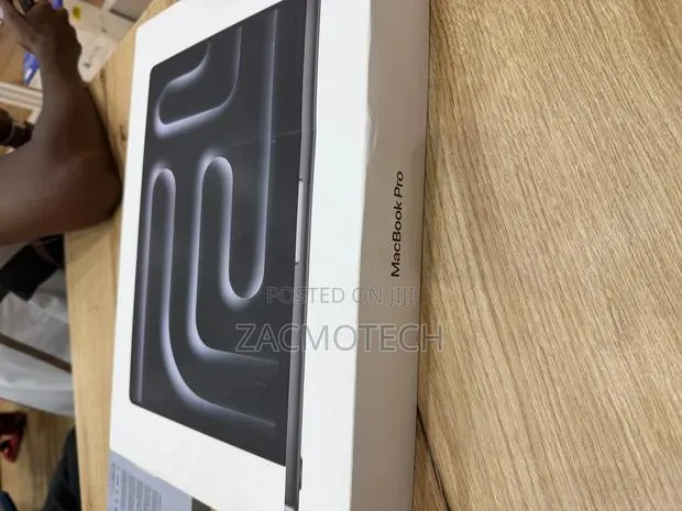New Apple MacBook Pro 2026 M5 Max 16-inch 24GB Apple M5 Pro SSD 1T · Photo 1