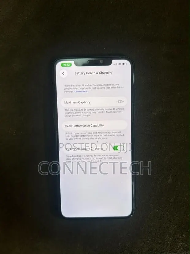 Apple iPhone 11 Pro Max 64 GB Gray · Photo 1
