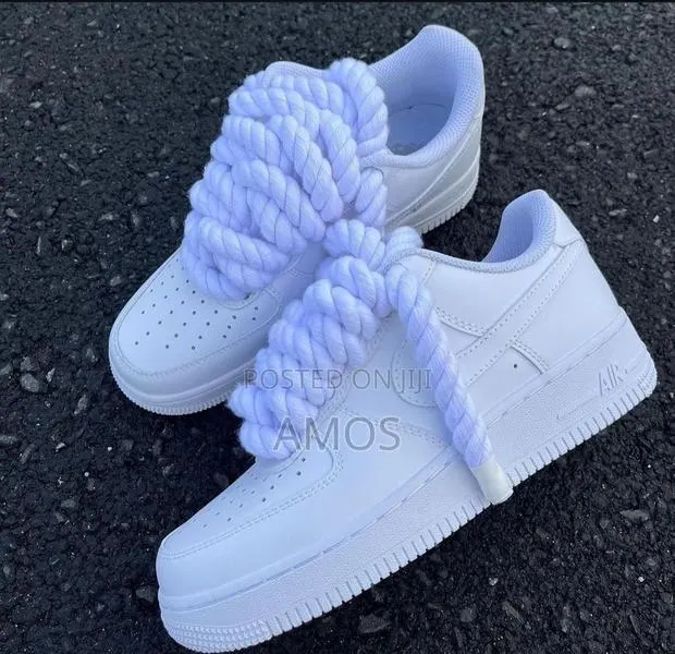 Air Force 1 Sneaker · Photo 1