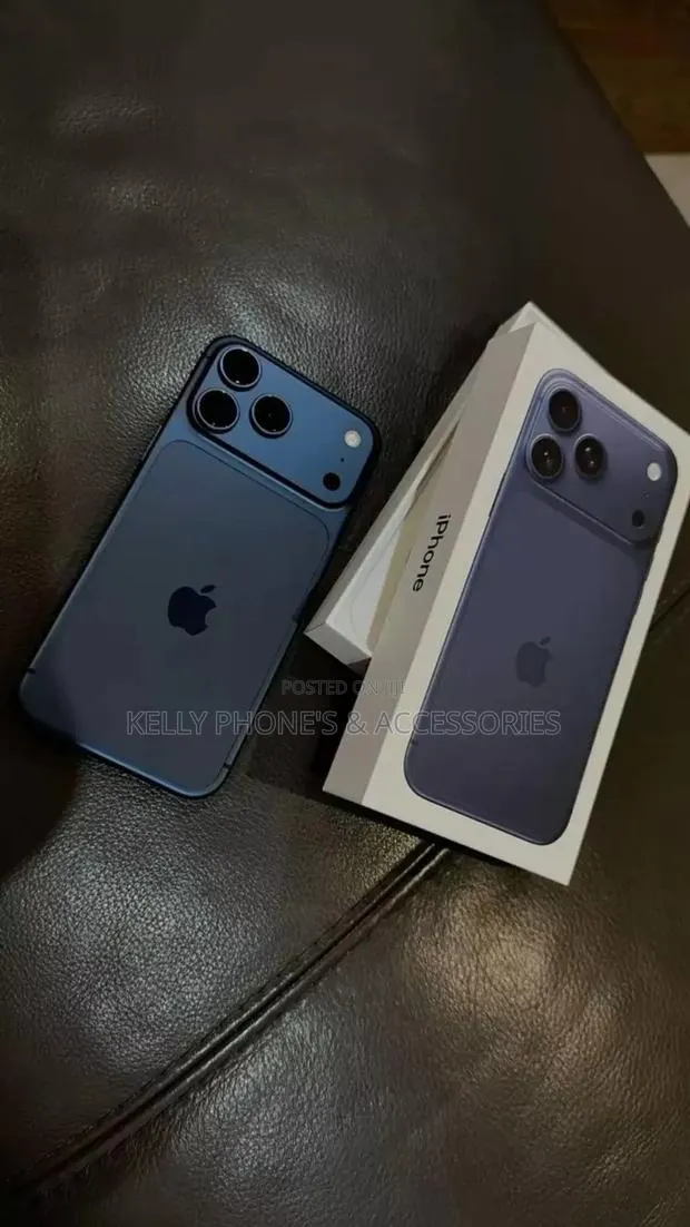 New Apple iPhone 17 512 GB Blue · Photo 1