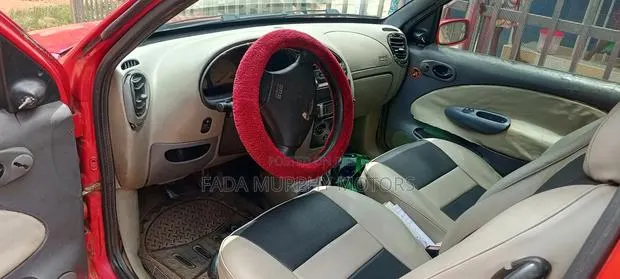 Ford Fiesta 2006 Red · Photo 1