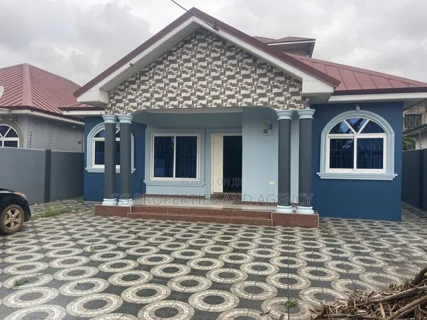 3bdrm House in Batsonaa, Baatsona Total for rent · Photo 1