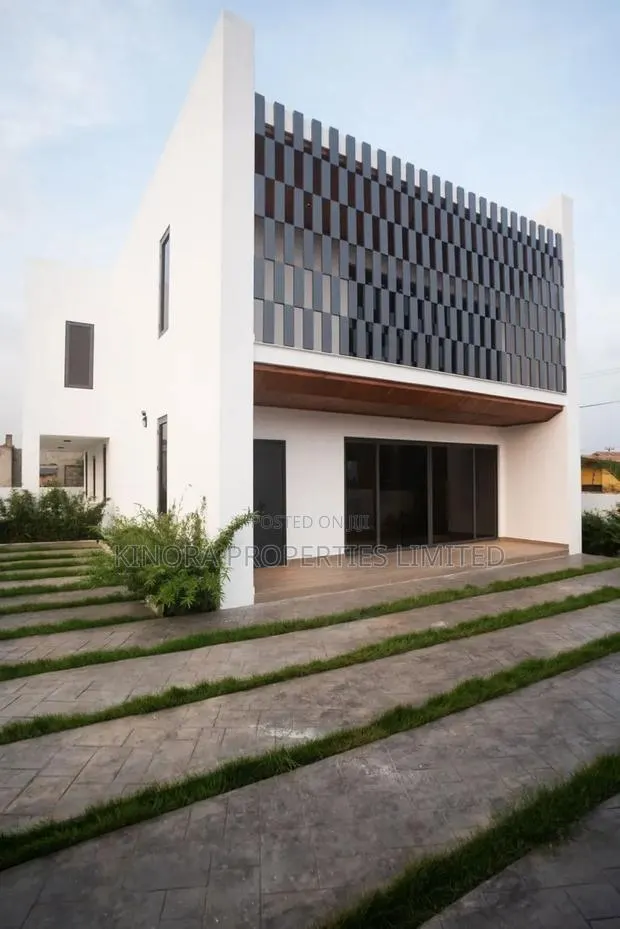 4bdrm Duplex in School Junction for sale · Photo 1