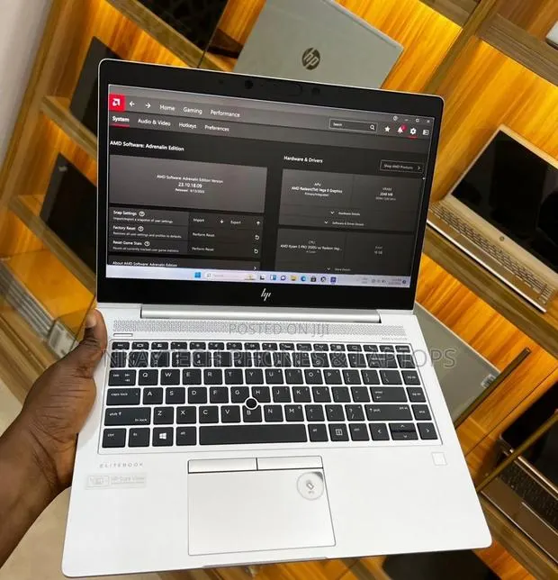 Laptop HP EliteBook 745 G6 8GB AMD Ryzen 5 SSD 256GB · Photo 1