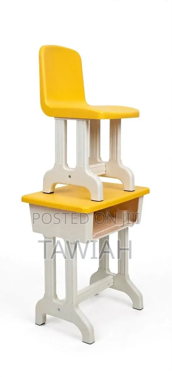 Plastic Student Chairs · Photo 1