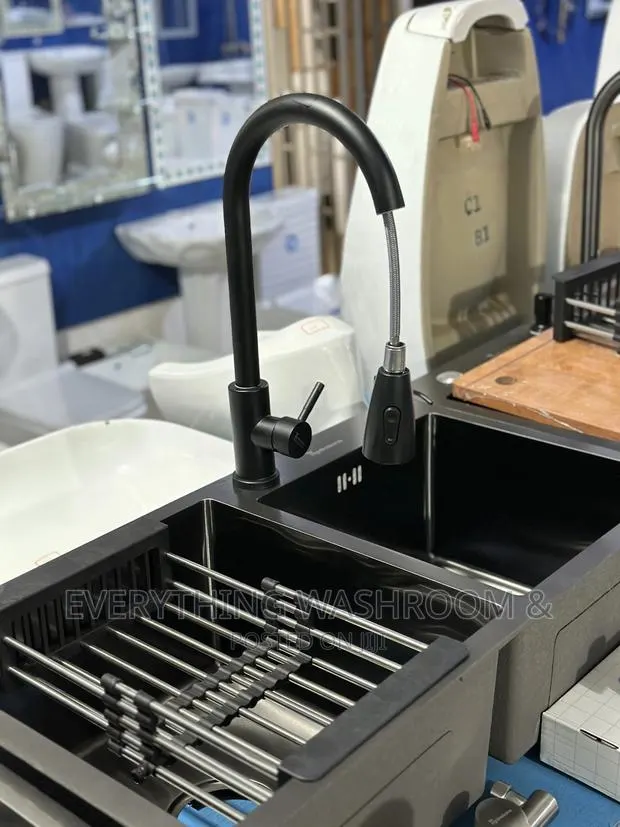 Black Kitchen Sink With Pullout Tap and Accessories · Photo 1
