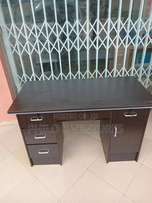 6 Doors Office Workspace · Photo 1