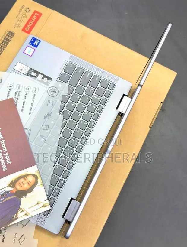 New Laptop Lenovo 8GB Intel Core Ultra 5 SSD 512GB · Photo 1