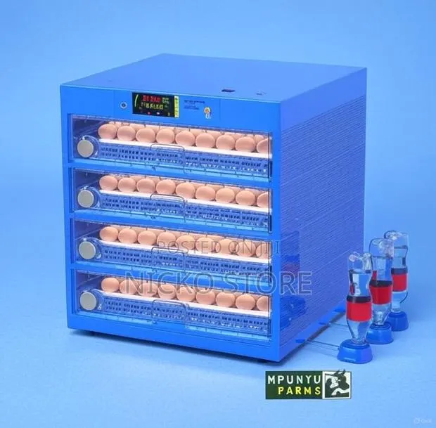210 Eggs Capacity Incubator · Photo 1