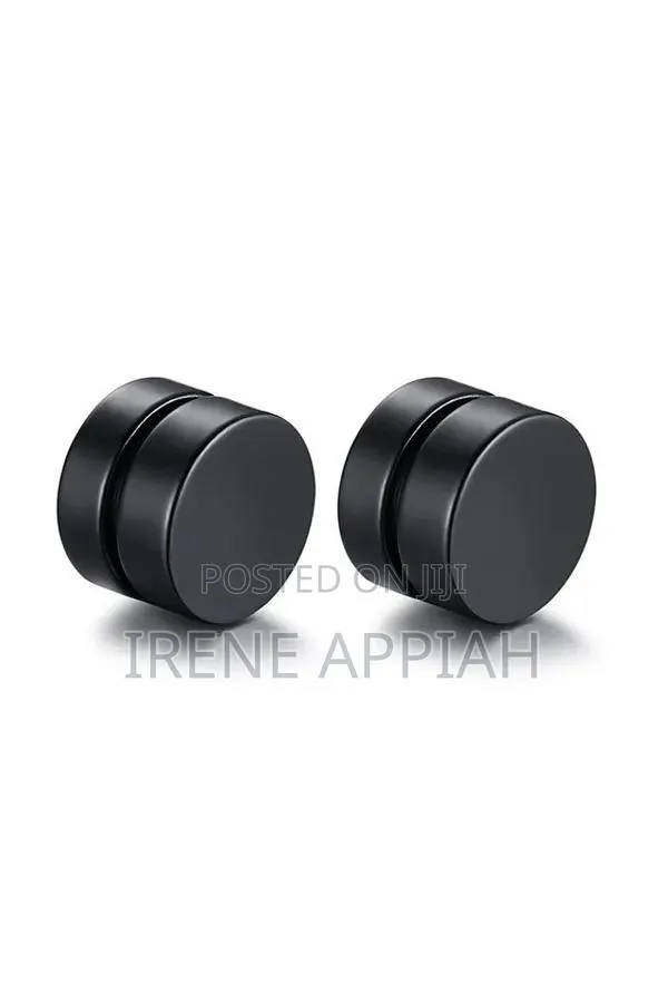 Black Magnetic Earrings · Photo 1