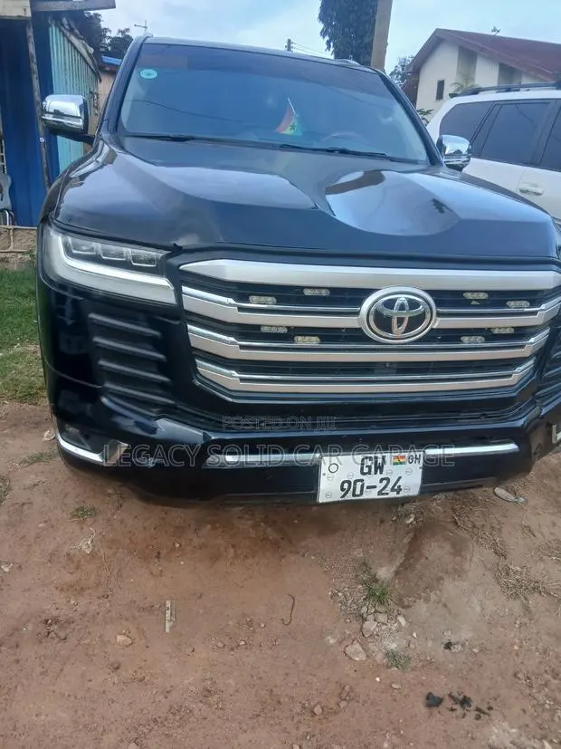 Toyota Land Cruiser 2022 Black · Photo 3