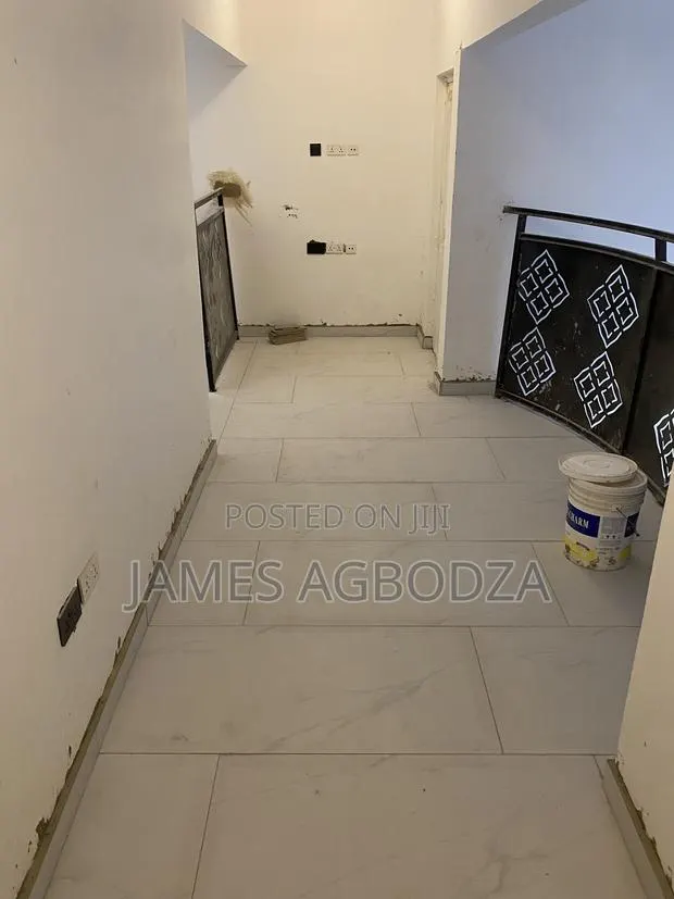 Good Master in Tiling · Photo 1