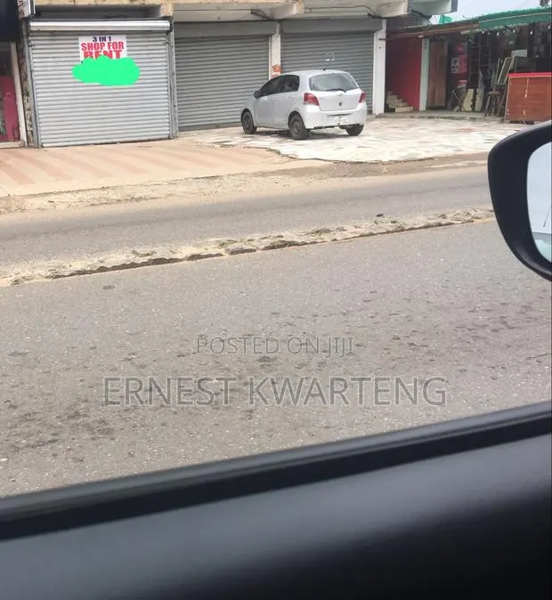 Shops to Let · Photo 1