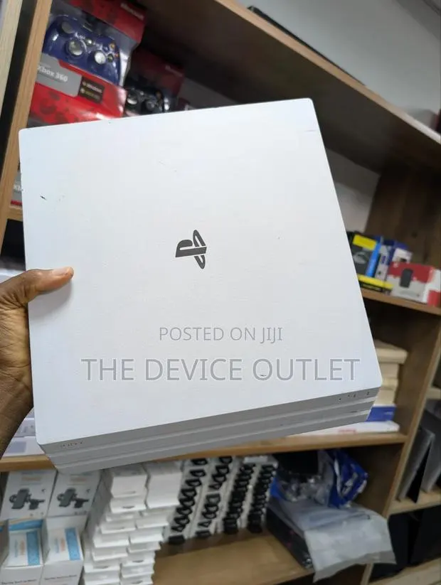 Ps4 Pro With Games 2 Controller · Photo 1