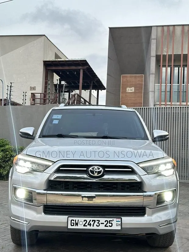 Toyota 4-Runner Limited 2021 Silver · Photo 1