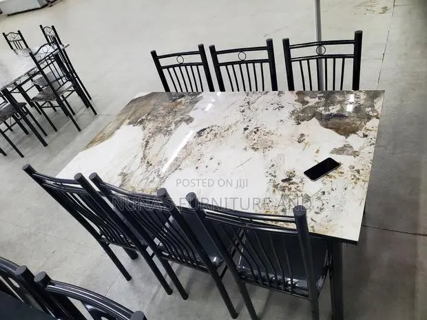 Diningset/ Dining Table · Photo 1