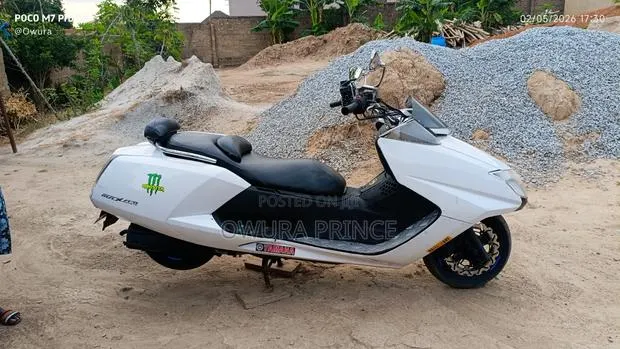 Yamaha Crux 2025 White