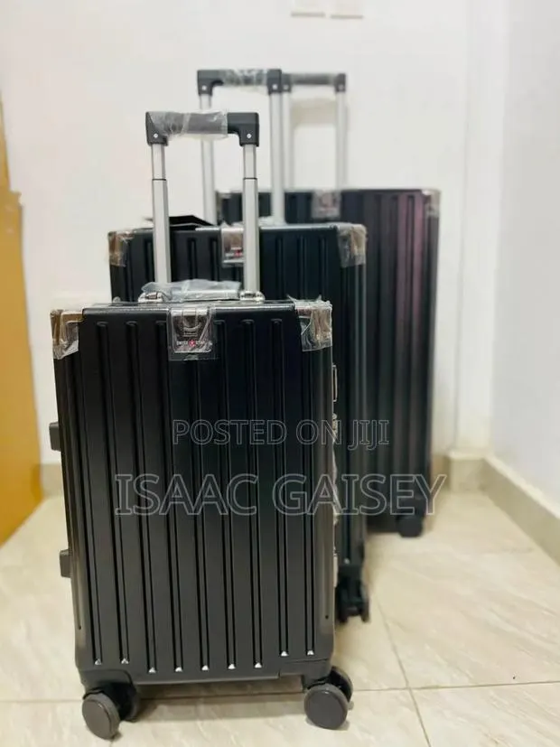 3 in 1 Premium Quality Aluminum Frame Luxury Luggages · Photo 1