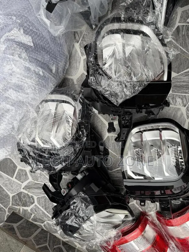 Mitsubishi Outlander 2022,2024,2023,2025, Headlight Available · Photo 1