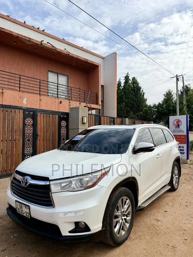 Toyota Highlander 2015 White · Photo 1