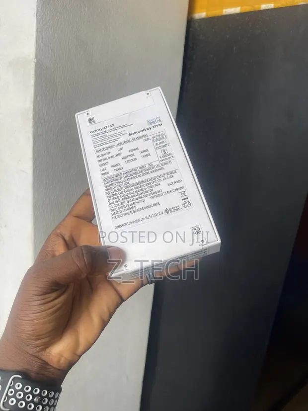 New Samsung Galaxy A37 128 GB Purple · Photo 1