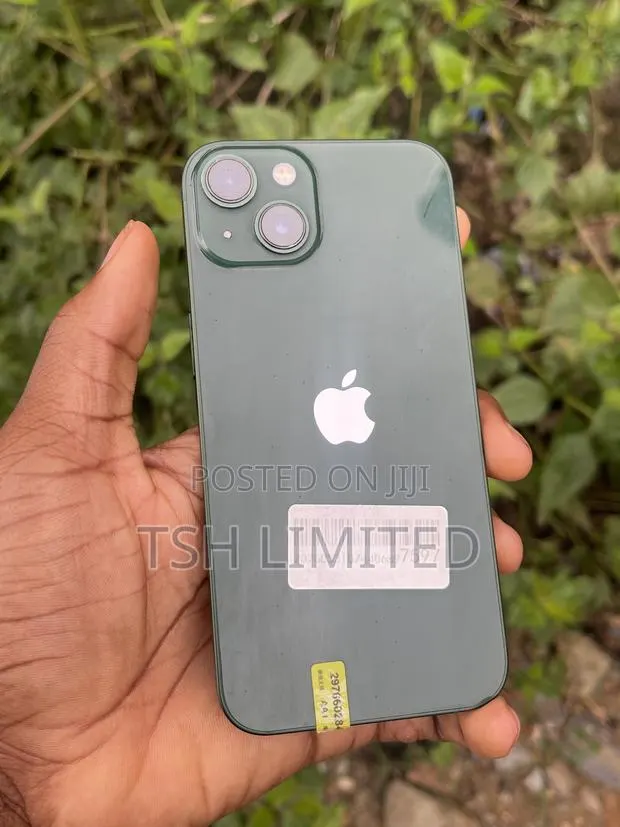 Apple iPhone 13 128 GB Green · Photo 1
