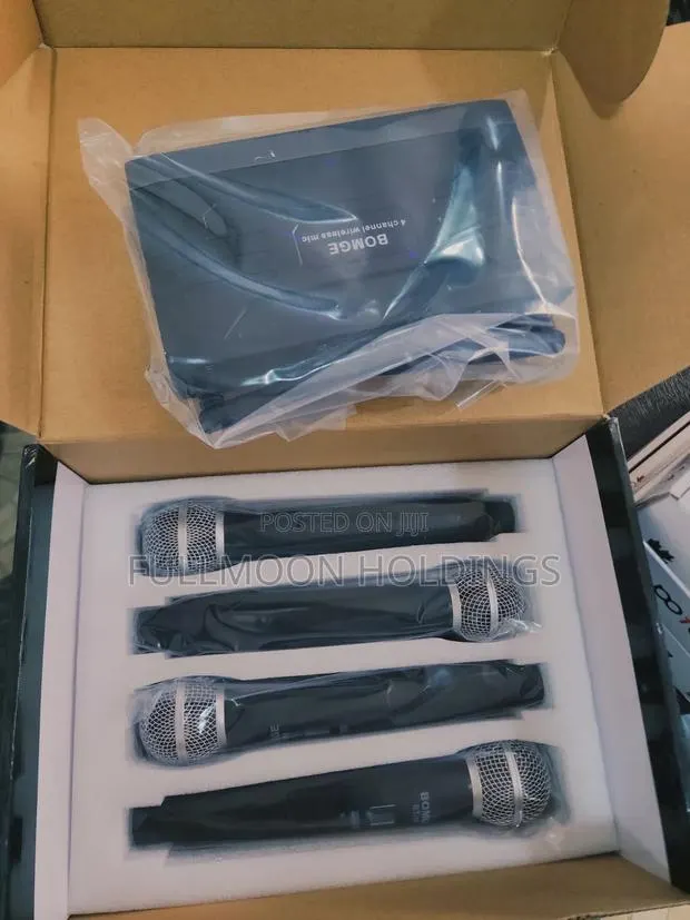 Professional Bomge 4 in 1 Wireless Microphone System · Photo 1