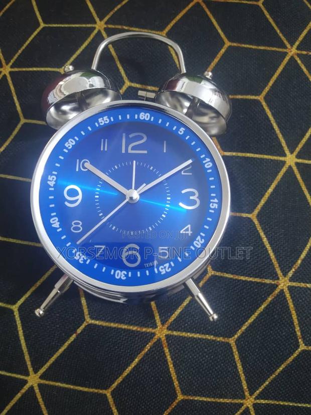 Ring Bell Alarm Clock · Photo 3