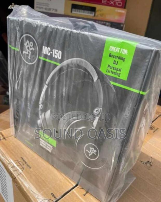 Mackie MC-150 Professional Closed-Back Headphones · Photo 1