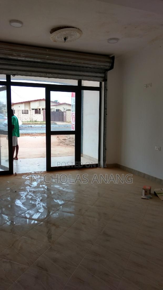 A Newly Built Shop for Rent at Teshie,On the Manet Road · Photo 8