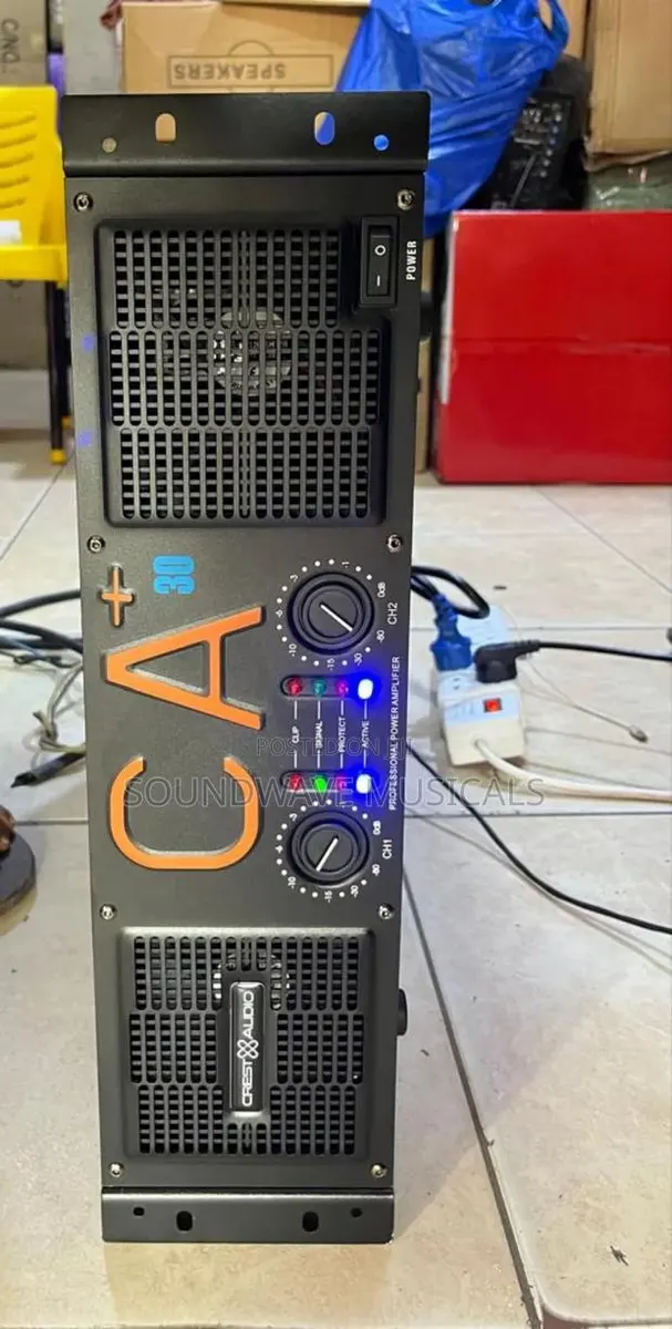 Crest Audio Ca30+ 2 Channel, 4 Fans Bass Amplifier · Photo 1